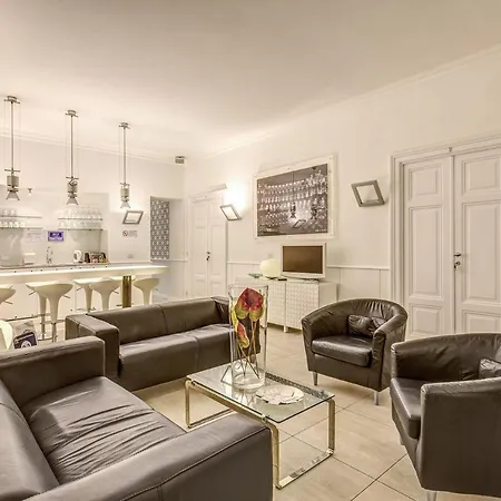 Enjoy Luxury In * Rome