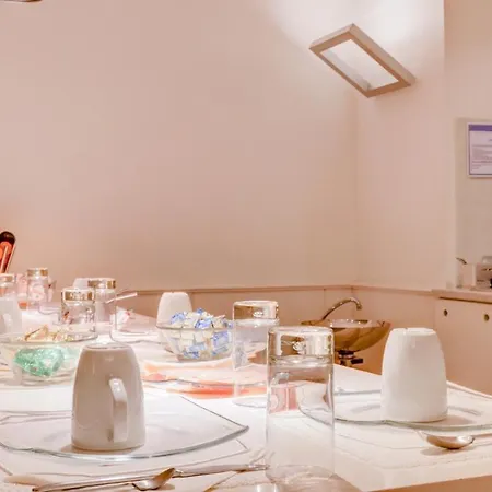 Enjoy Luxury In Apartment Rome